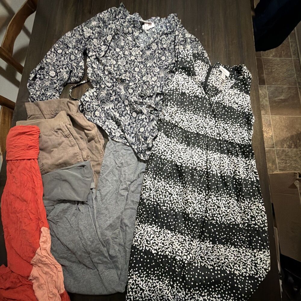 Women's Maternity Clothing Lot Of 6 Size MED